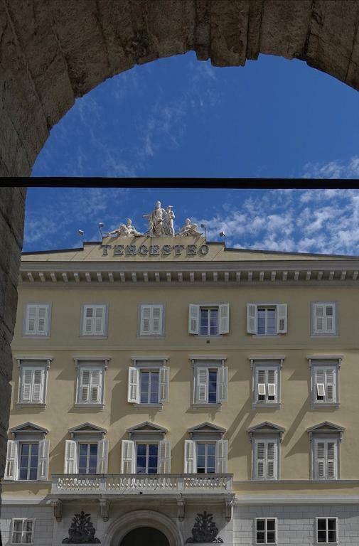 Tergesteo Palace Suite ترييستي المظهر الخارجي الصورة