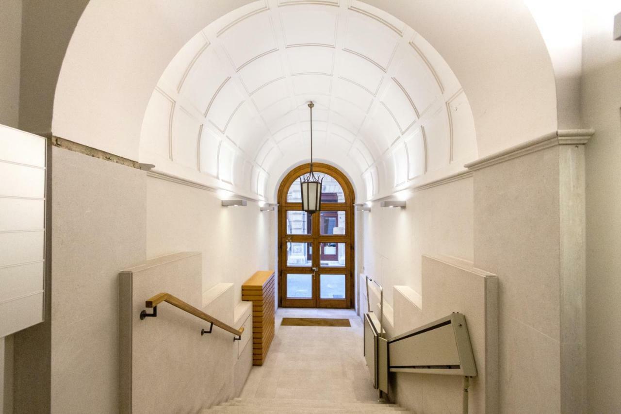 Tergesteo Palace Suite ترييستي المظهر الخارجي الصورة